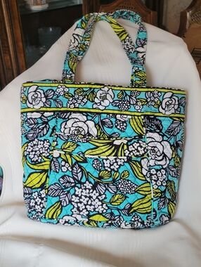 EUC Vera Bradley Everyday Tote